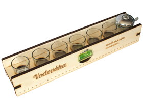 Poziomica z kieliszkami i dzwonkiem SK