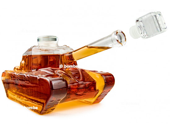 Szklany dekanter Czołg bojowy