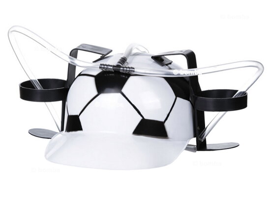 Kask do piwa w kształcie piłki nożnej