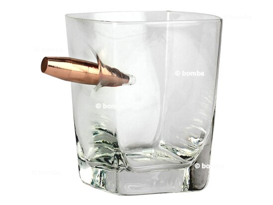 Kuloodporna szklanka z nabojem