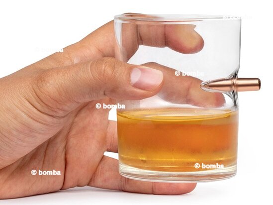 Nieprzebijalna szklanka z nabojem