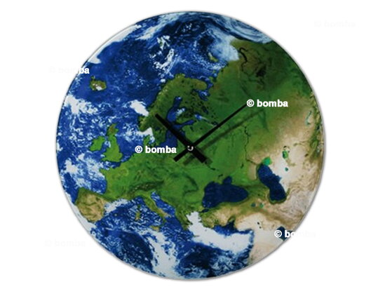 Zegar ścienny z mapą Europy